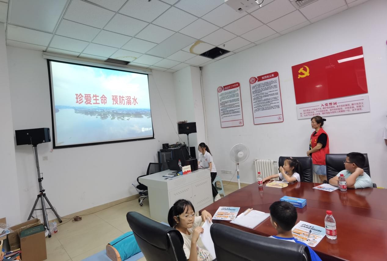 �F���t(y��)�ƴ�W(xu��)�������l(xi��ng)��������֪�R(sh��)�M(j��n)��^(q��)���tɫ������ǰ��