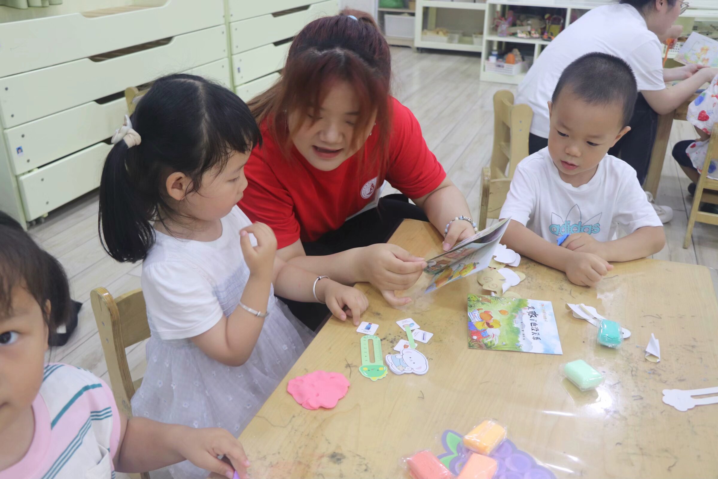 �߲ʼ�����׌�ж����v����