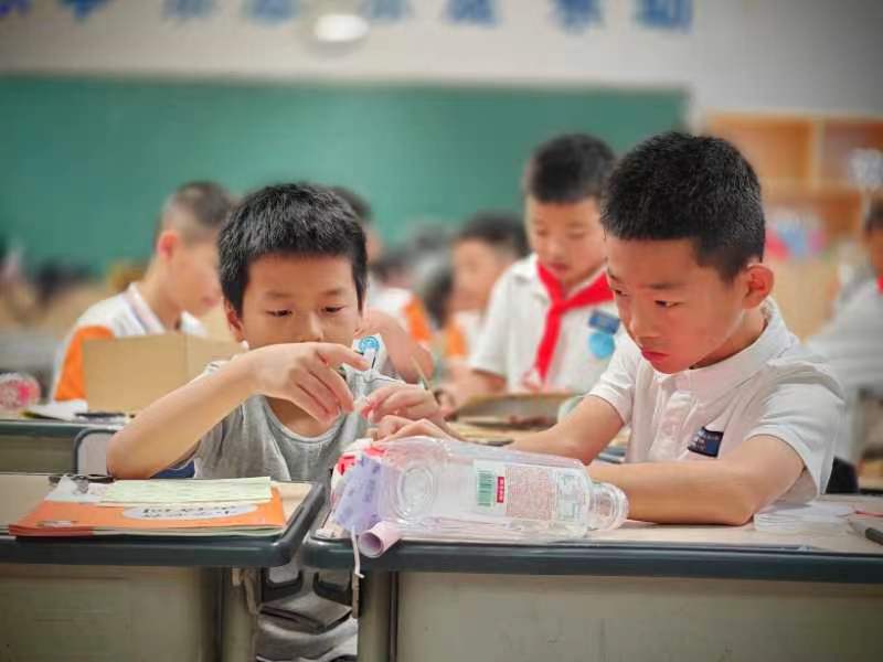 ���ݴ�W���ČWԺ�����ġ�����������`�:�Gɫ�I�������L�h��������ƪ��