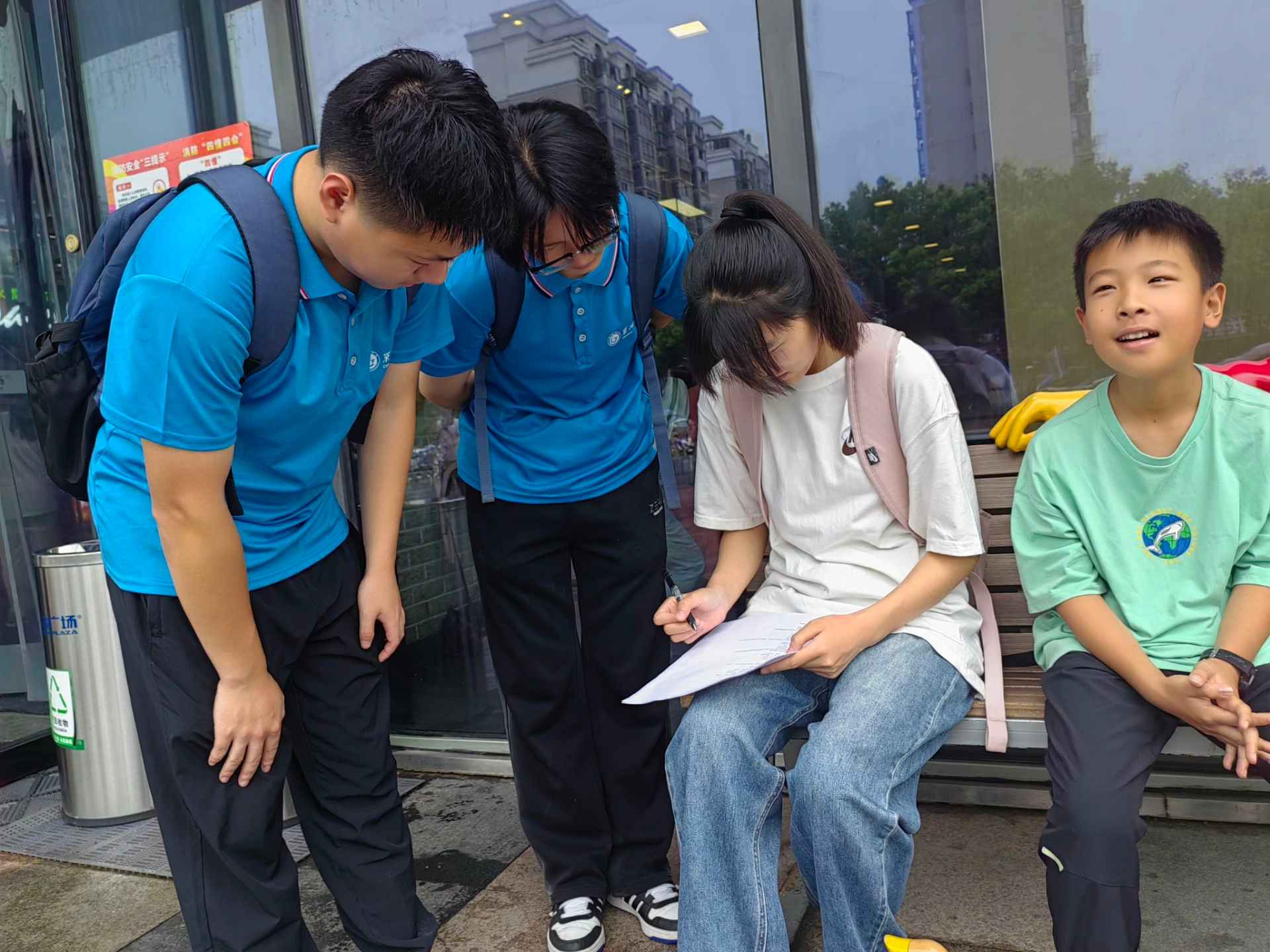 �����WԺ��ͯ����� Ϧ�ͬ�x��־Ը����������{���B�Ϸ��գ����L��ܰϦꖈD��