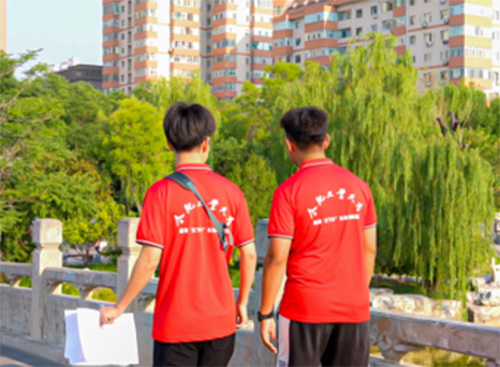 �Ƿ�θ�ďͰ�Ȼ���s�m�ں�һ��Ȫ