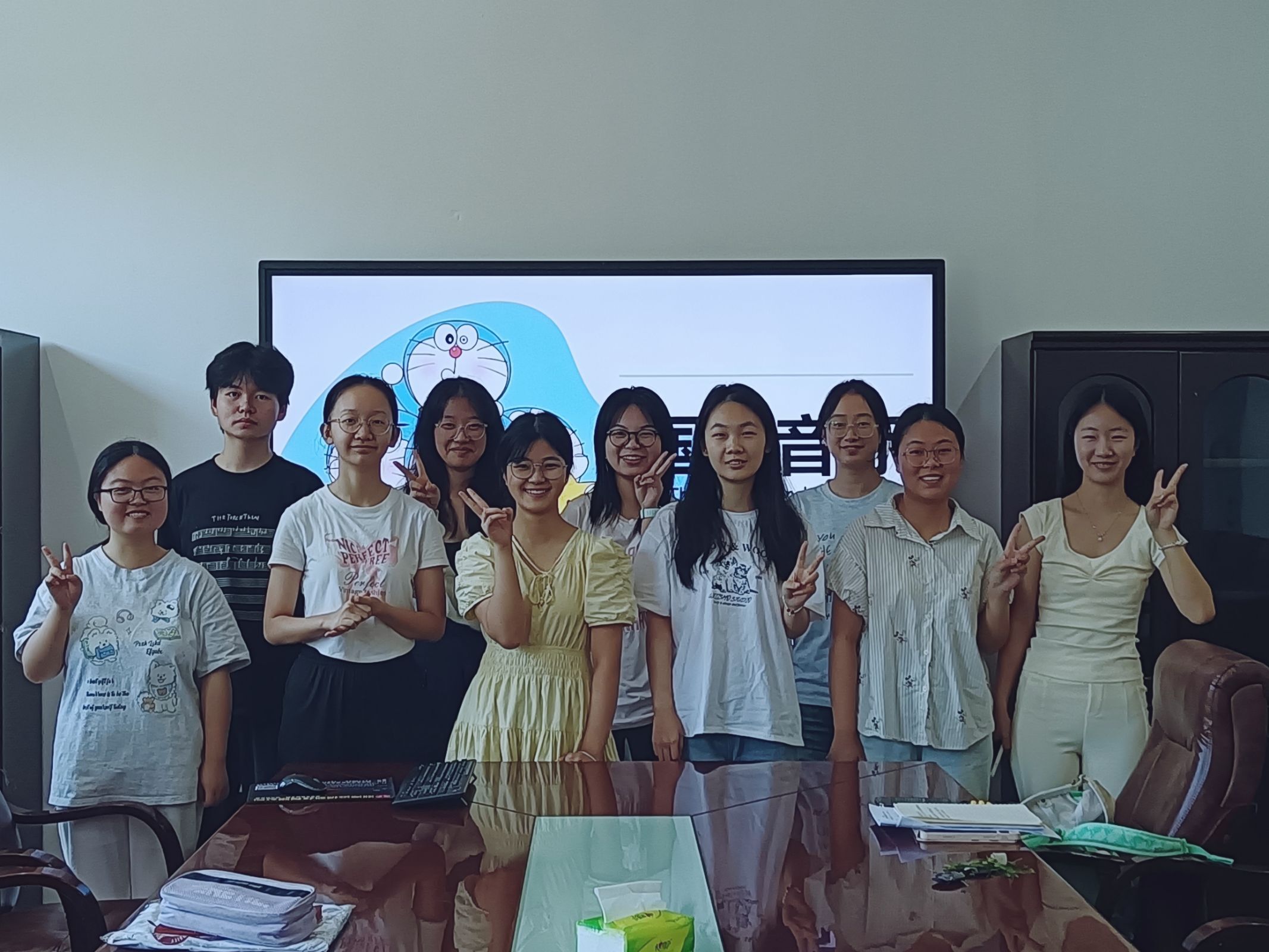 Ӣ�Z(y��)���ӷ���(w��)�`�С���������Z(y��)Ժ���Z(y��)��(r��n)���硱����־Ը�F(tu��n)���b���l(f��)