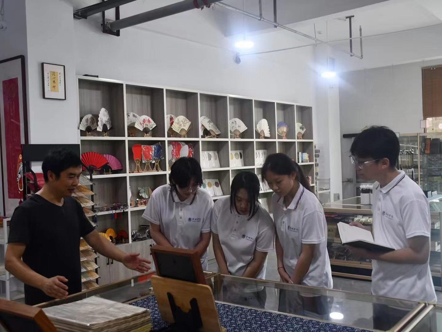 �����WԺ��ܲ���D�����z�Ļ����Ќ��`�F�_չ�����{�л��