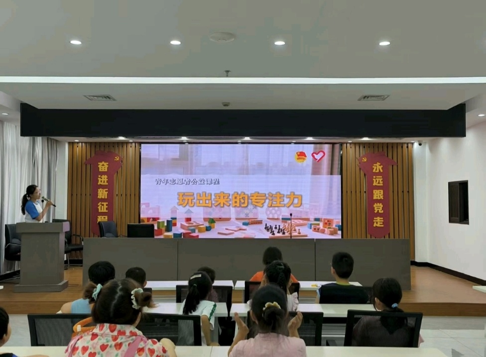 ��ע����(zh��n)ȼͯȤ�ǻ����C�����������Ƽ��º� ���� ͨ���ǆ�δ����AI����־Ը�F�ɹ��_չ��^(q��)���ջ�