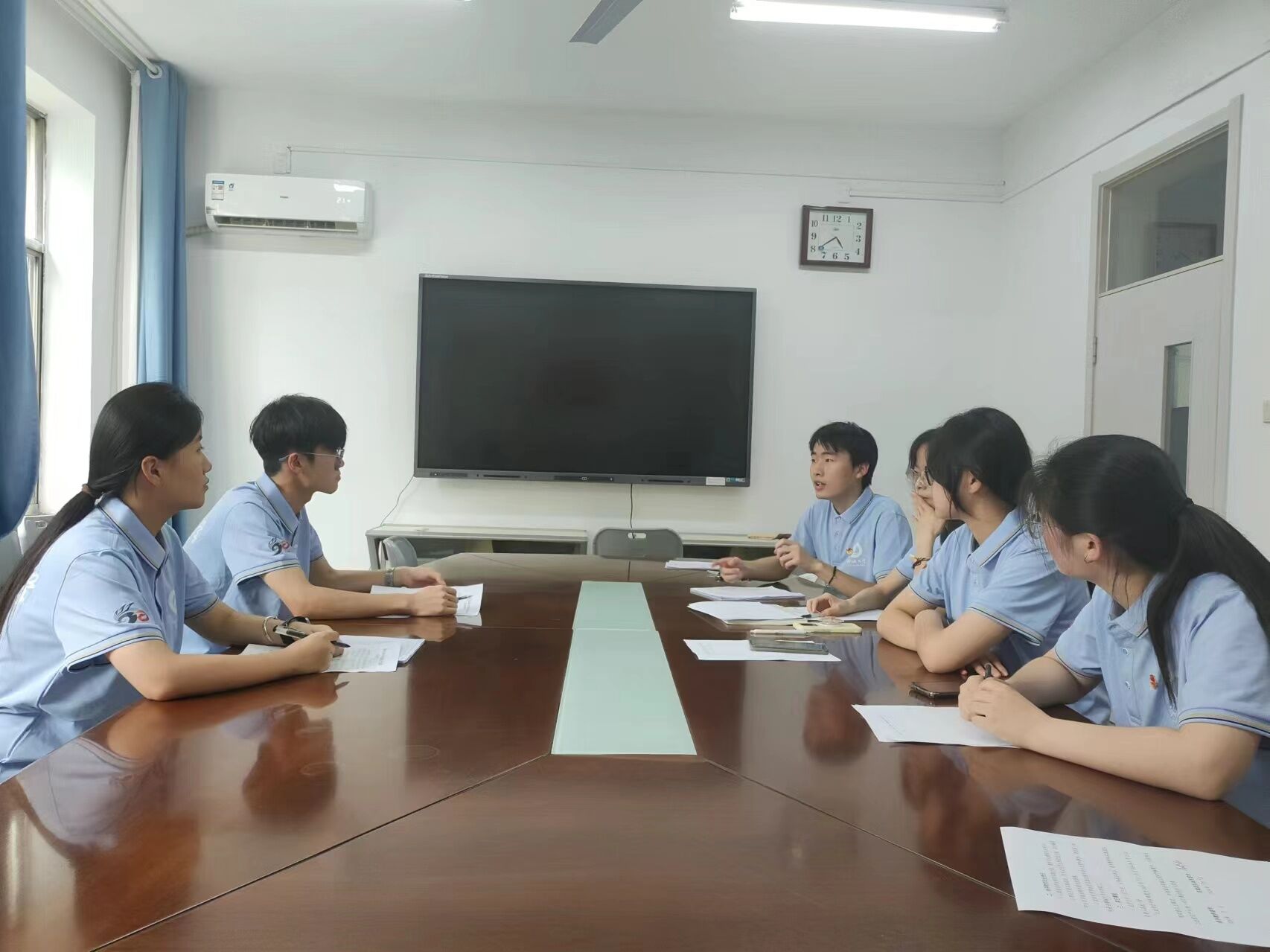 �t�WԺ���t��·�����ഺ�н����t�������������`�A�M�չ�