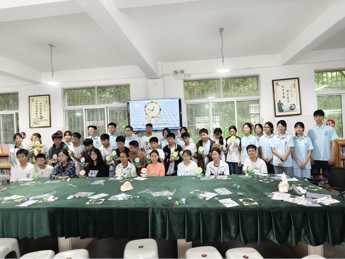 �Ĵ�����W(xu��)Ժ�˹������c��(sh��)��(j��)�W(xu��)Ժ���tԴ�Ƽ��У��fԴ������