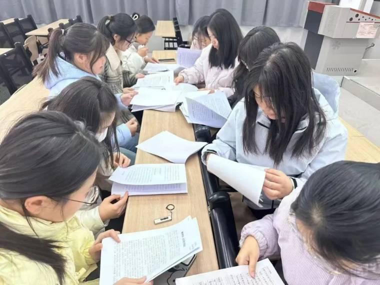 ���l���̌WԺ����Z�WԺ�ɹ��e�k��������ʣ�ˇ���ഺ�������Ļ�ˇ�g����ӳ�ِ