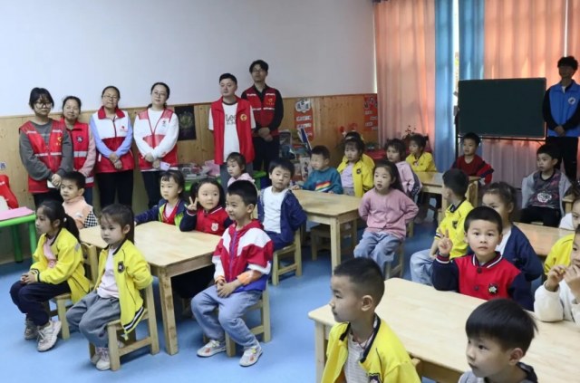 ����ɽ��W�̌WԺ־Ը����������������y�Ļ�