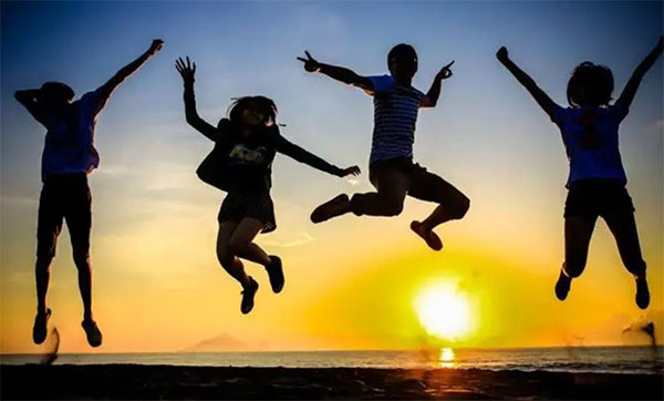 ��W(xu��)���ж���ĸ�ă�(y��u)�����v��-���v���ɣ����x19ƪ��