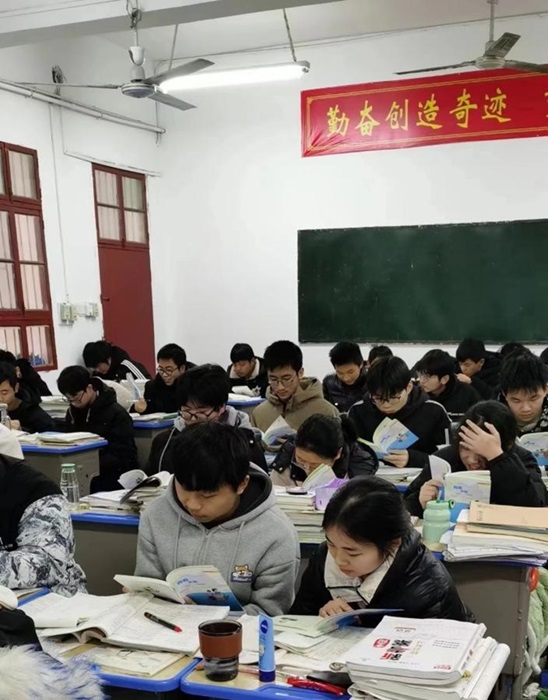 �r���������^��������������ů