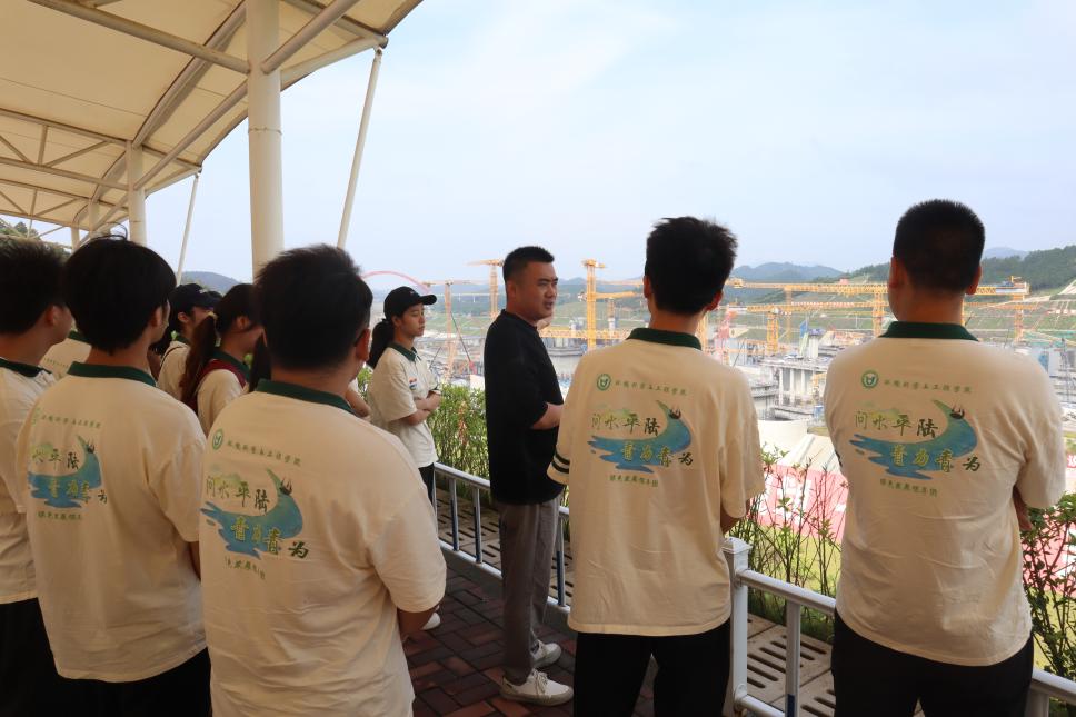 �W(xu��)��(x��)��(gu��)���ش󹤳̣�����r(sh��)���}��(d��ng)�����𹤡���ˮƽꑡ��F(tu��n)�{(di��o)��ƽ��\(y��n)���R���м~