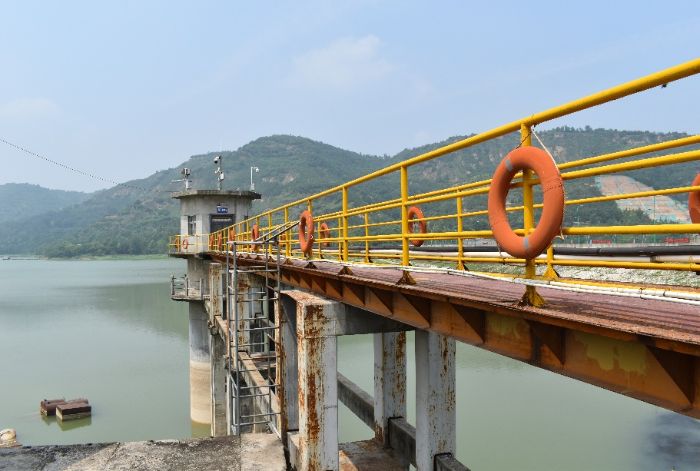 �ഺ�����l(xi��ng)���_̤�ش������w��(sh��)�r�����L�����ˮ������ ���������Ӻ��W(xu��)���ڜ���ˮ��(k��)�y(c��)���R(sh��)��(sh��)���Lˮ��(w��n)��������