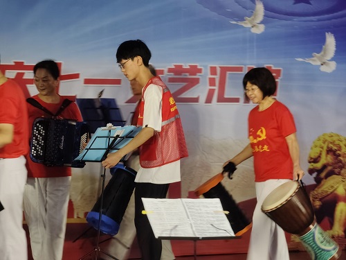 �y�֡������ˡ������R��һ