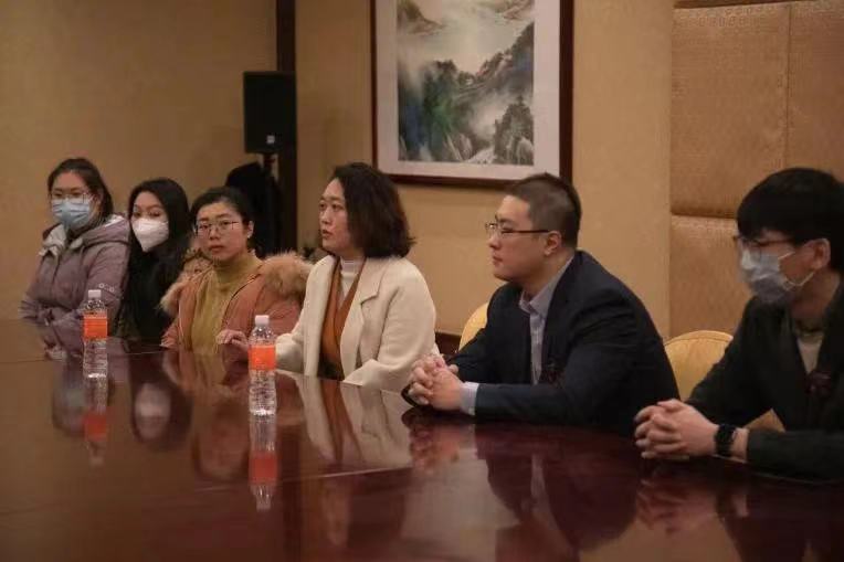 ���(gu��)�Z�W(xu��)Ժ������У����I(y��)�_չ���y��У����Ӣ�ţ��L��(sh��)�`�پ͘I(y��)�����L��(sh��)�`���(d��ng)