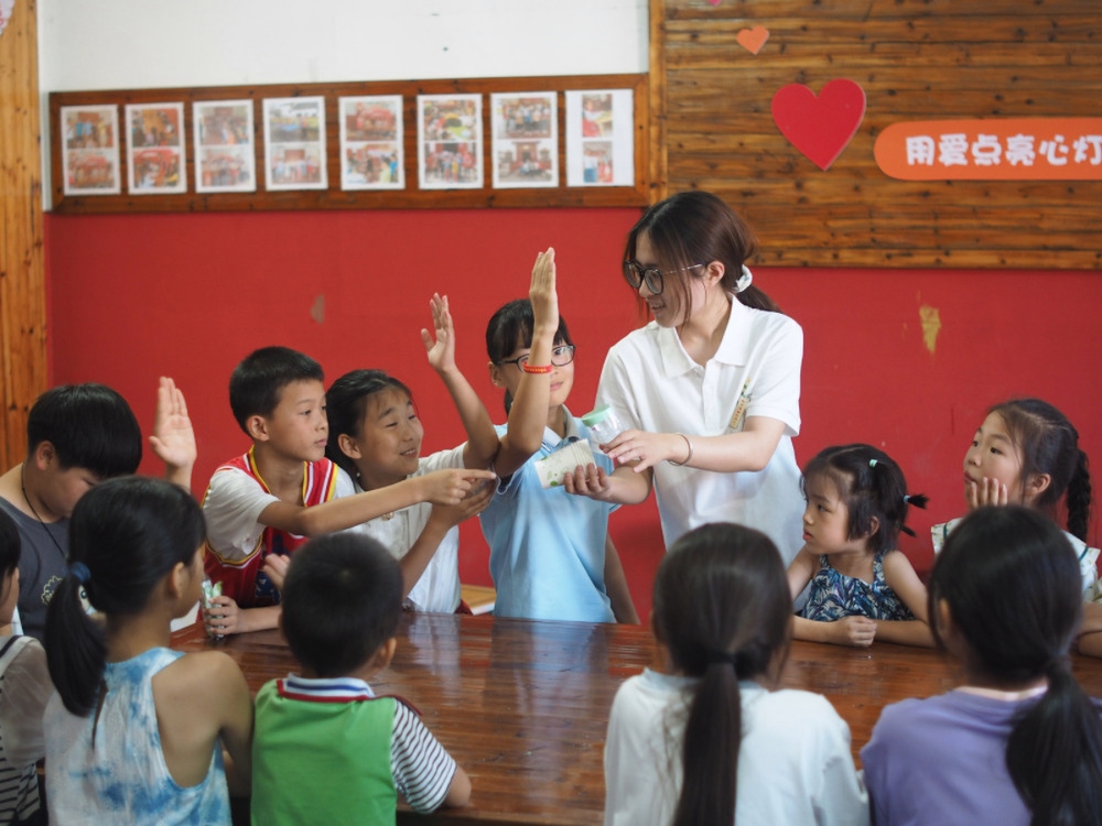 �Ԑ۞鷫������Qɽ�l(xi��ng)ͯ�ĸ۞�