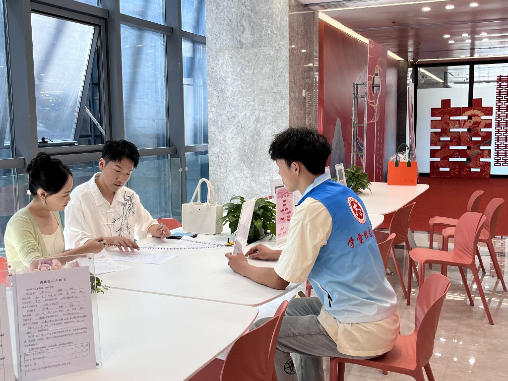 ���б��F(tu��n)�����ഺ�����ڻ����W��