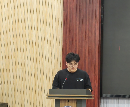 �������tˎ��W�����t�Y�όWԺ��ʮ��У�\�ӕ��ӆT����A�M�e��