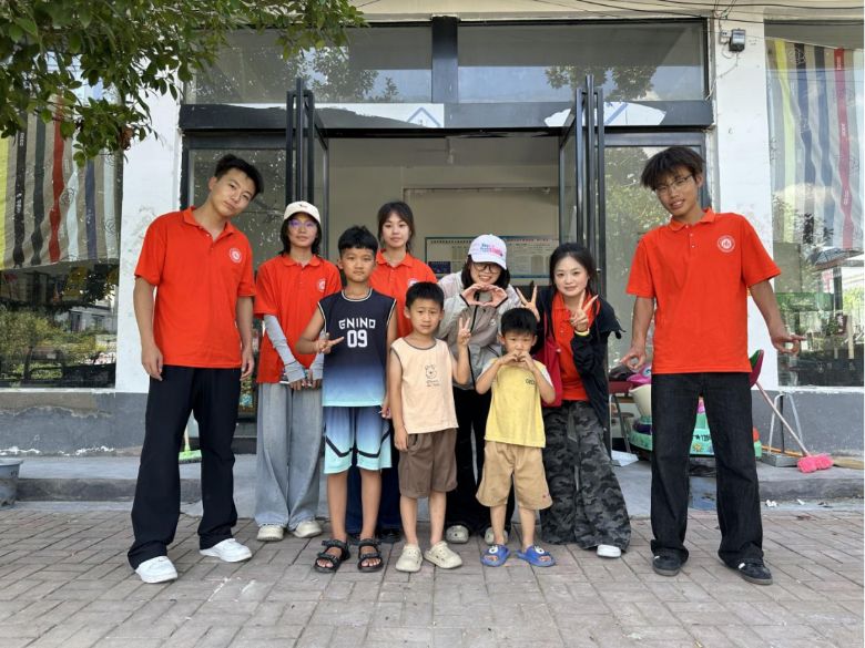 ꐹ��f֮�У���a�������۾�����е����؆�ʾ