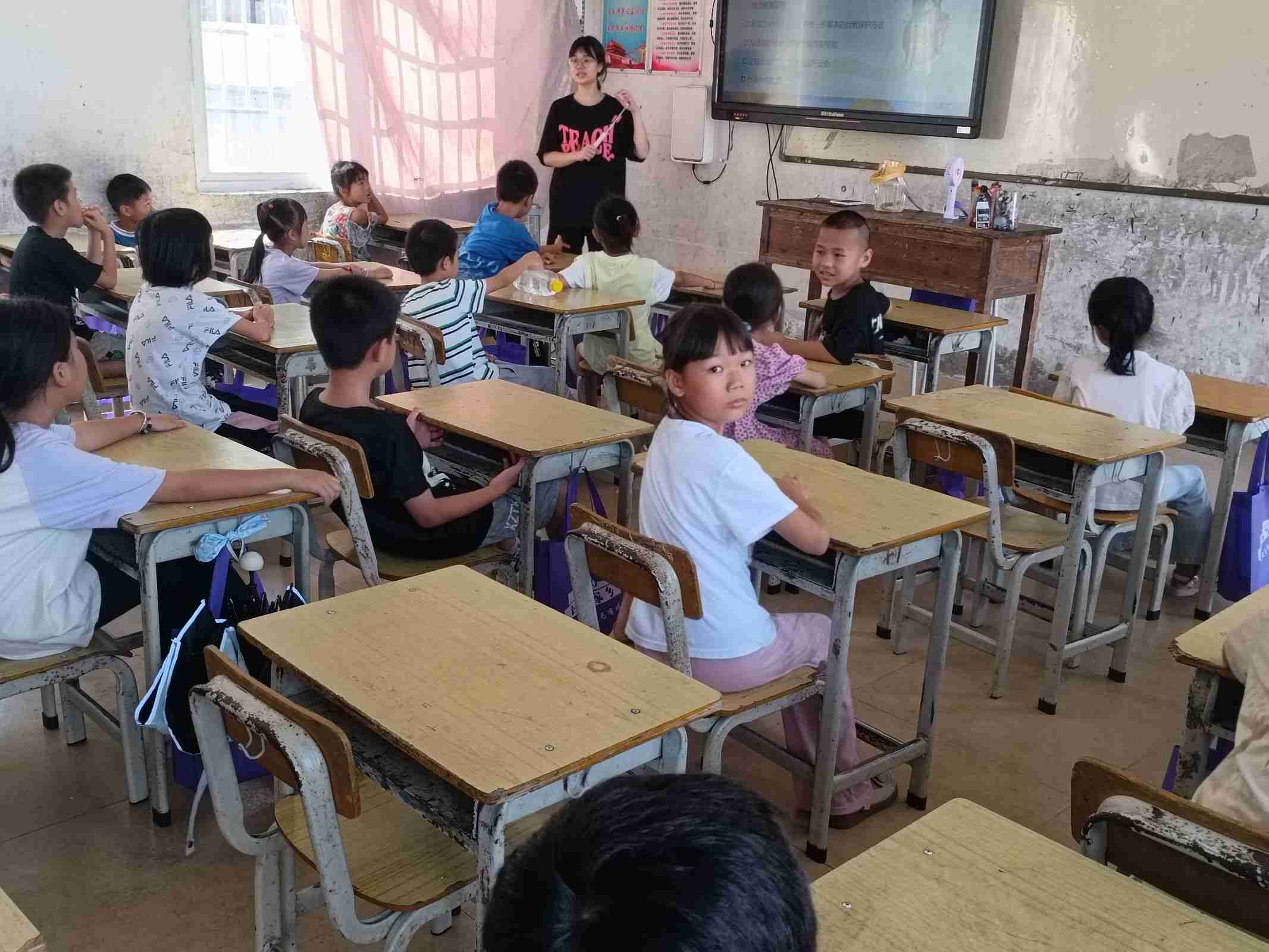 �V��������W(xu��)��Ӣ�Z�򄡽̌W(xu��)�о��(du��)���_չ���������(sh��)�`�{(di��o)�л��