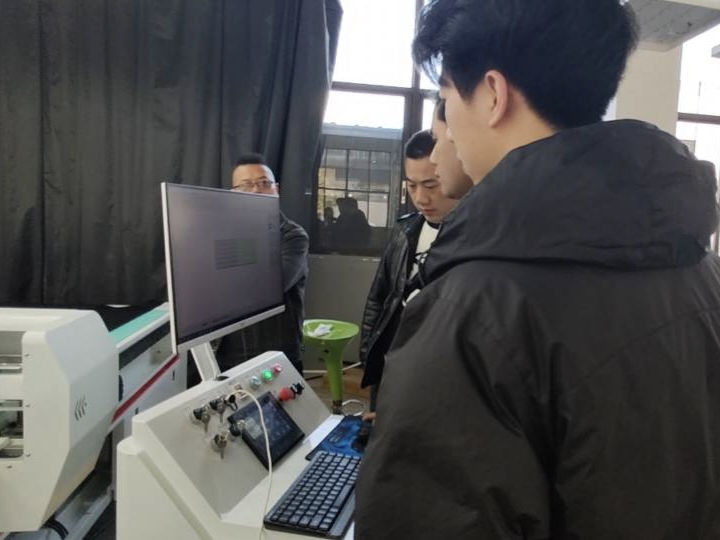 ���h����С��{�ЈF�ɹ�����A�����{���΄�