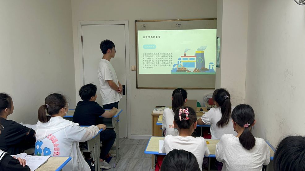 �Ϲ��̌W���_չ����������ഺ������֪�R�n��