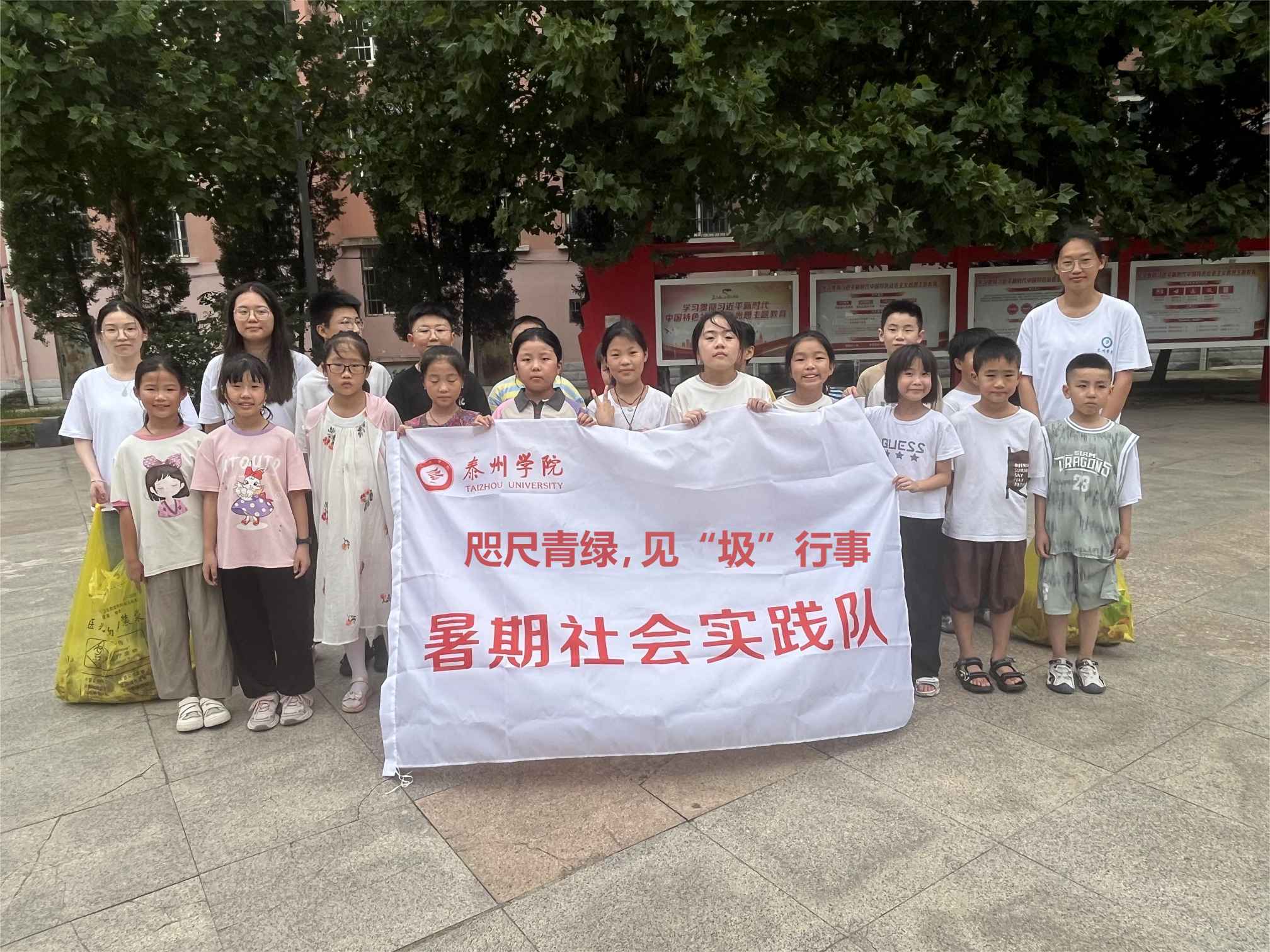 �����G��Ҋ���������¾Gɫ�h���Ļ����v�F����������`-�B�Ƹ��к����^�A�M��Ļ