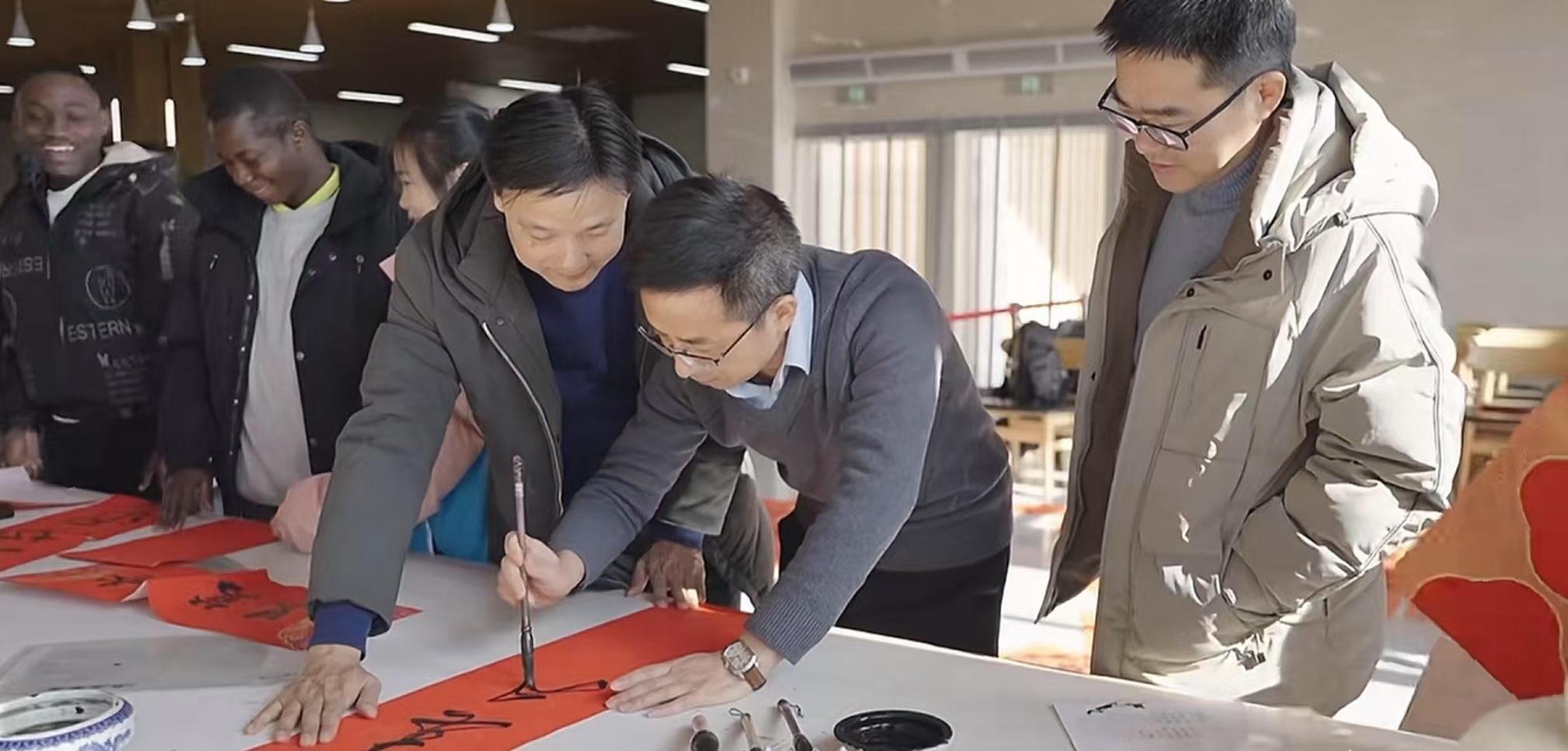 ��P���y�Ļ����������У�@