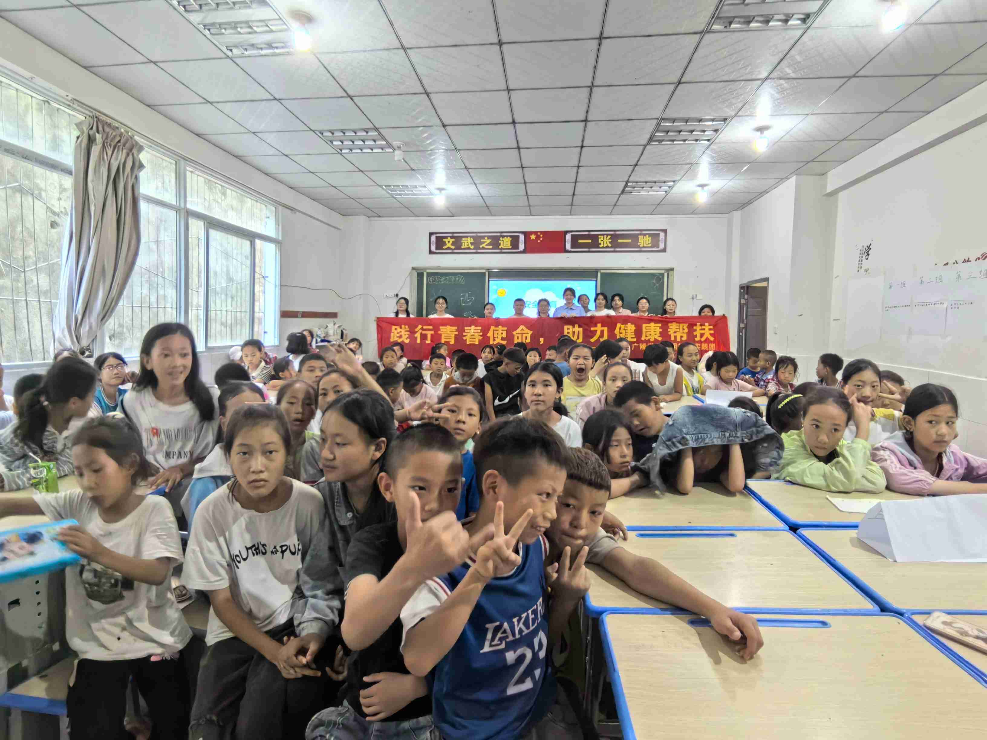 ���粻��и��������ͯ�ġ����V��W���_չ��ȫ�������v