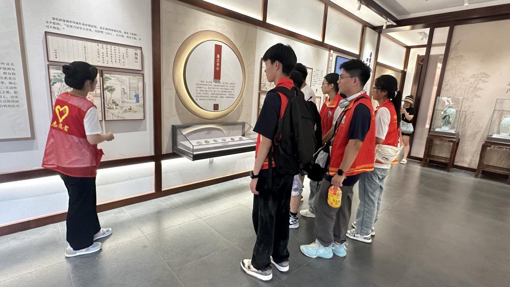 �������}���L���S�Ļ�