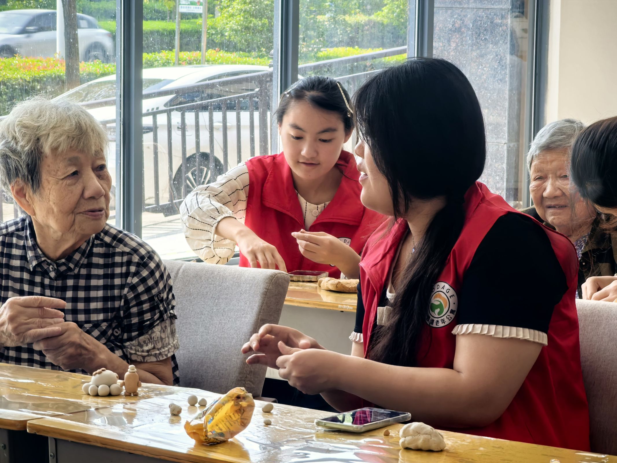 ���ഺ��ҊϦꖣ����չ��I��W־Ը�ߞ����˶��ơ��옷���Ӌ����