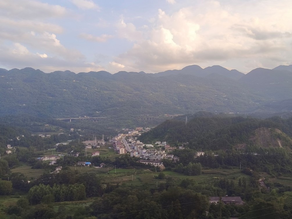 �ߓP(y��ng)�ഺ֮�𣬹���(chu��ng)�����l(xi��ng)��