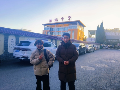 �ۇ�(gu��)�sУ�F(tu��n)�������L(f��ng)��չ����(m��ng)�놢�³̡��������W(xu��)��������������(m��ng)֮��