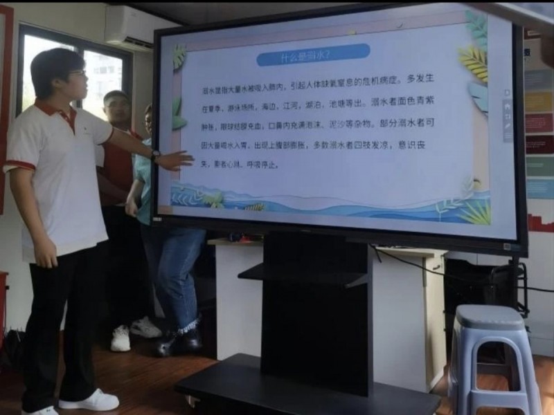 ���w�W(xu��)Ժ�����c���Ϲ��̌W(xu��)Ժ�tʮ�֕� ���M���w�и��f��^(q��)�_չ ������֪�R�M��^(q��)���ഺ�o������ȫ�����}���