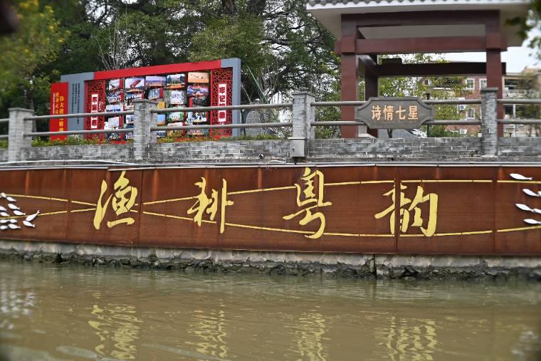 ����ɣ�z�L�ӣ����B�r����ѣ����Ժ��W�����O������Ļ��@���`�{��