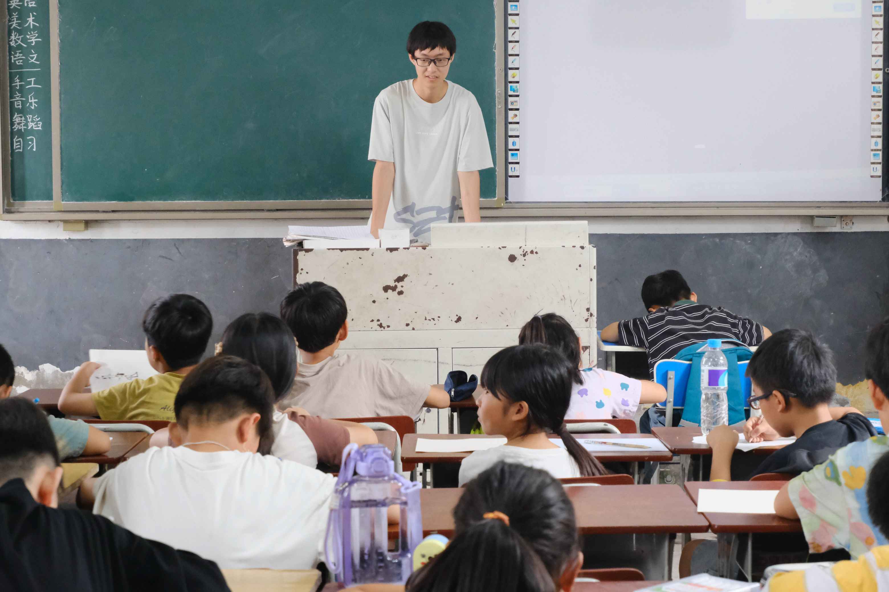 �Ӻ���W��׷�⡱֧�̈F������o�磬�Ƽ���׃������Ƽ��������}�n