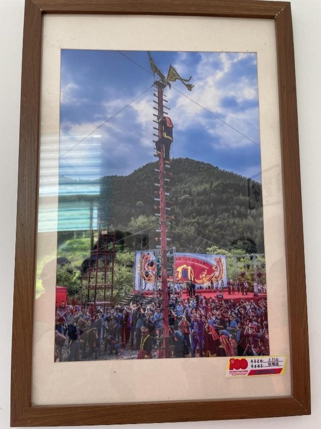 ���ݴ�W���`����M�Ǵ�Ԫ�壬�������A���干ͬ�w���R