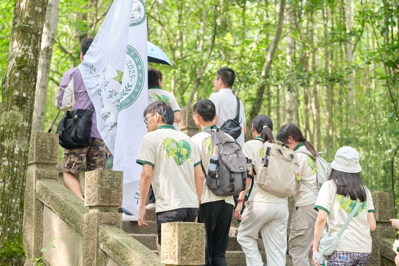 ���t(y��)�W(xu��)Ժ�����l(xi��ng)��(sh��)�`�(du��)���T�P(gu��n)֮�ã�̤��������}�����ۈF(tu��n)�(du��)����