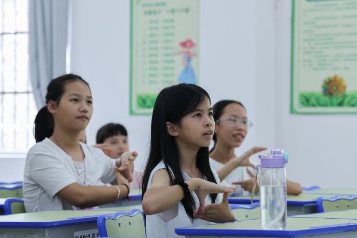 ����W�����M���r��^���o���؃�ͯ��ȫ��