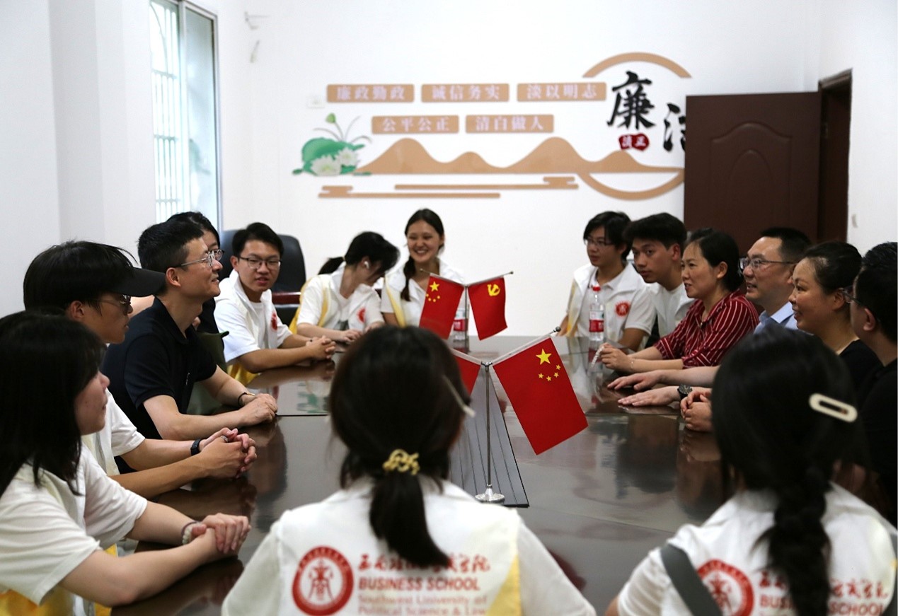 ��������Ƹ��A�С��l�����d���M�F�����l��У�ؔy���\�lչ���ഺ�x�������d