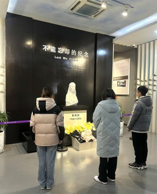 �Ͼ�������W(xu��)�б��W(xu��)Ժ�������E��?n��i)磬�Ļ����?></a></li></ul>
<ul class=