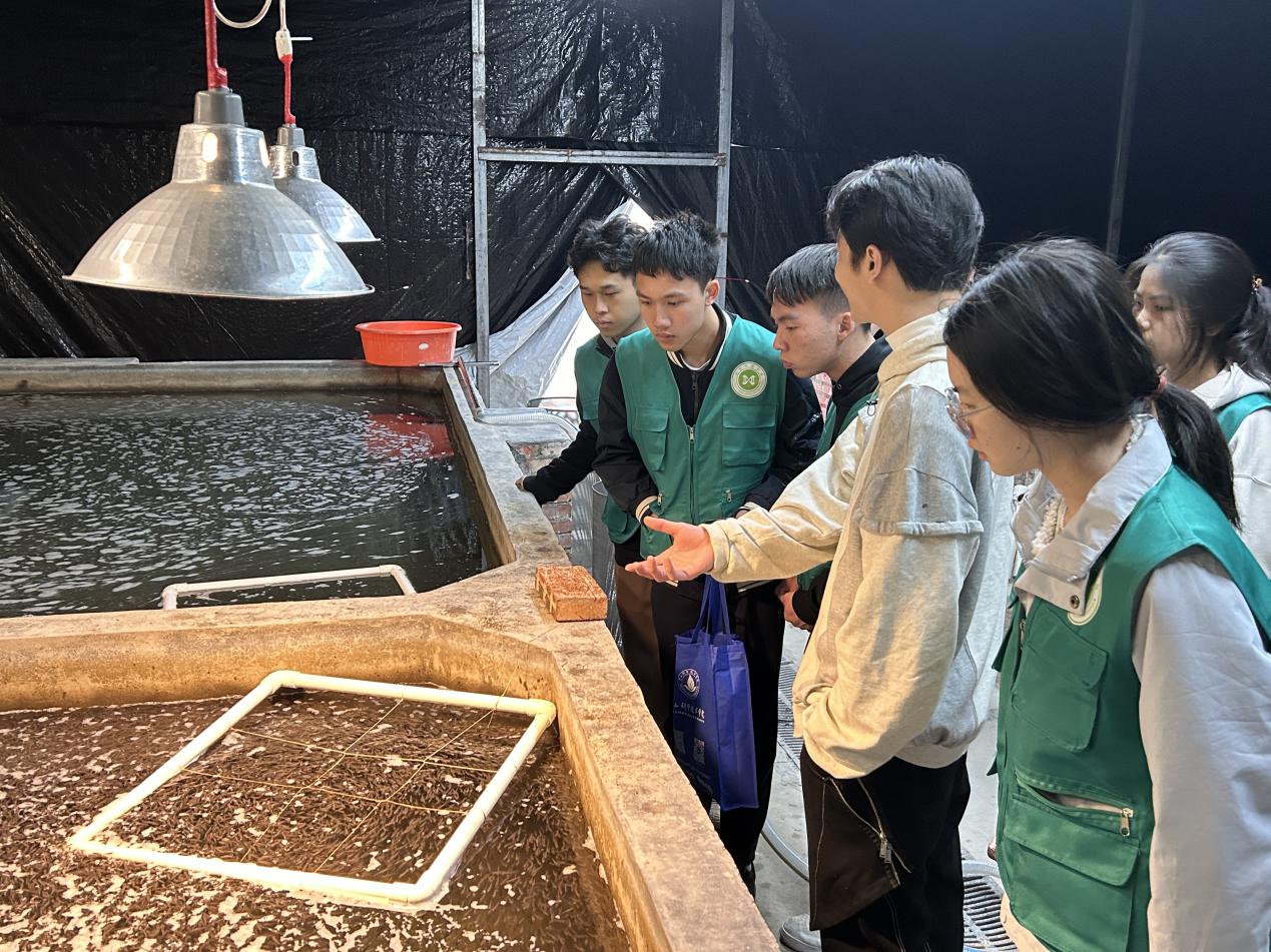 ��ɽ��W���O���S�l�匍�`�F�������㏊ˮ�a�����i�O�I�v�w���ܴa