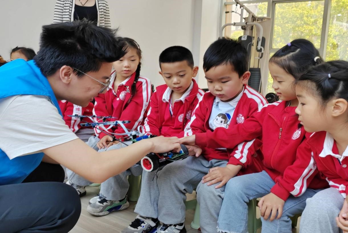 �Ԅӻ��WԺ�_չ��ͯ�����h̽�Ƽ����ഺ������δ�����������깝���