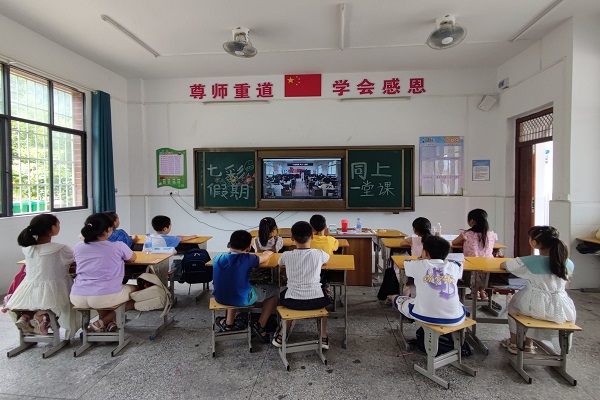 �߲ʼ��ڡ�����ͬ��һ���n��