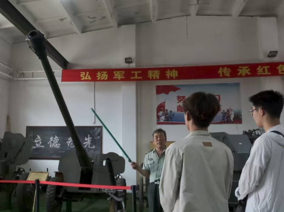 �ഺ���֡���ӳ�Տ�(qi��ng)܊·����У�W(xu��)�Ӷ�S��(sh��)�`��a����������ƪ