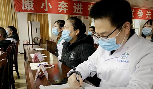 �`��УӖ�������_�h��(zh��n)��ǰ��