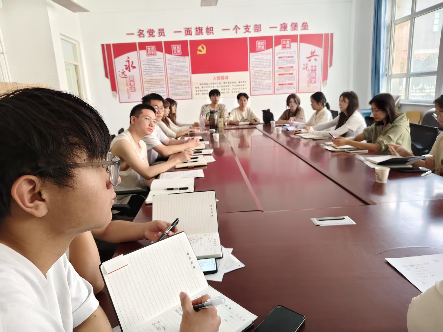 �Ժ���鷫 �ഺ���������`֮�s���� ����ľ��W ������ꡱ �F����ڌ��`���b���l