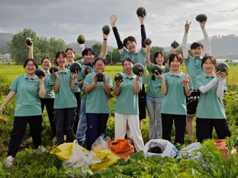 �ഺ΢�⡰ͯ�����l(xi��ng)�����@��(g��)���죬�����c(di��n)���˴��f