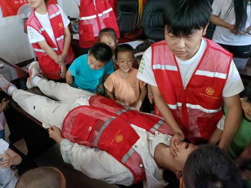 �D��־Ը����ʾ�ķΏ��K�ĬF��