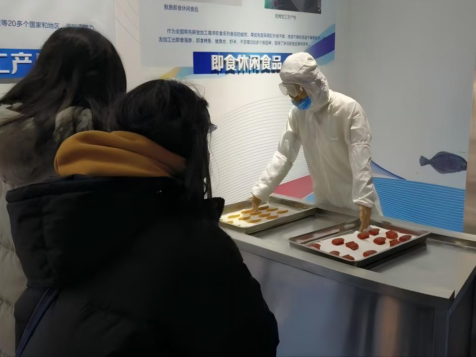 �`�д�ʳ���^��̽���{ɫ�W��