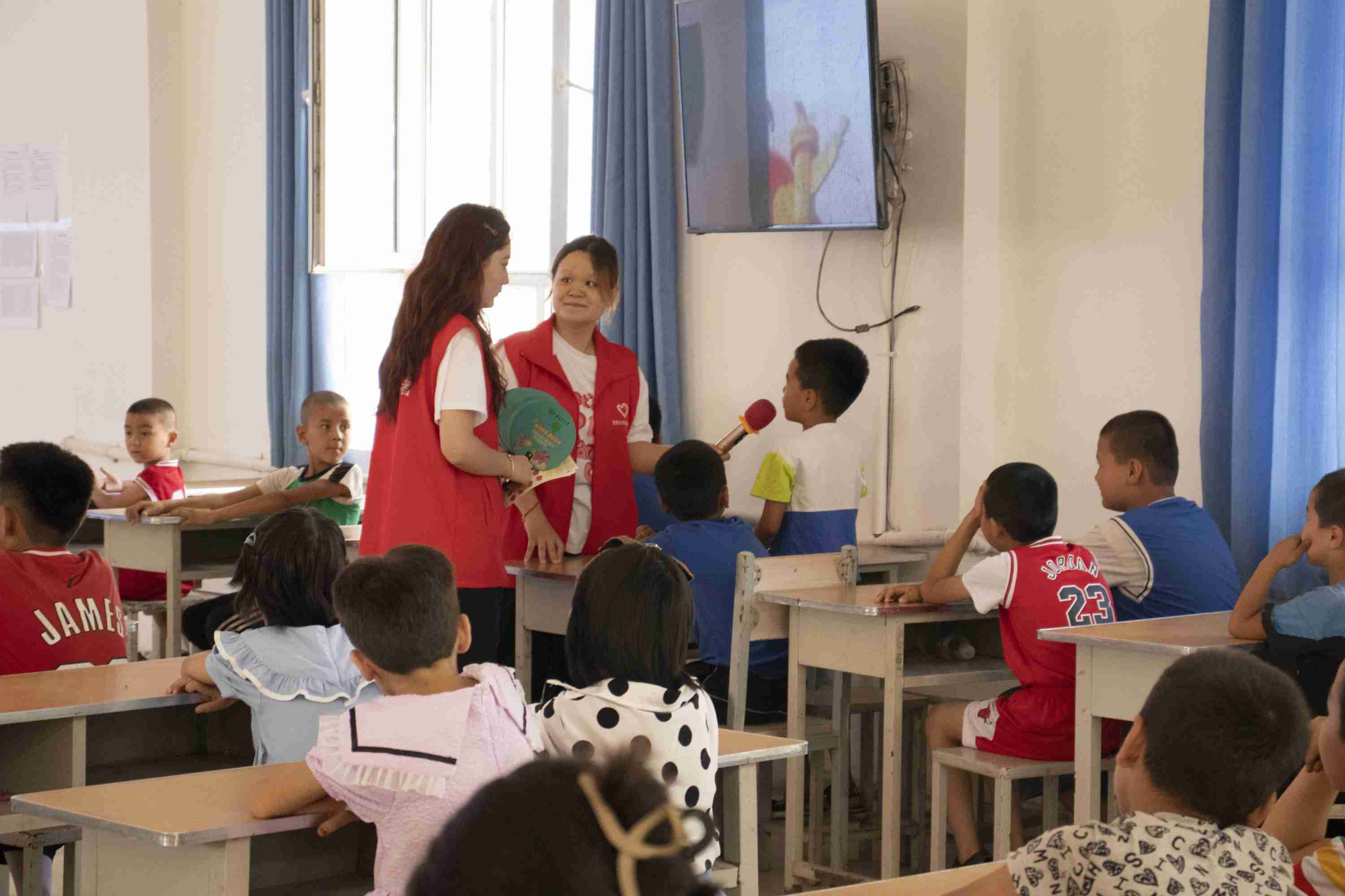 ����W��|�c����ͯ���У����o���L